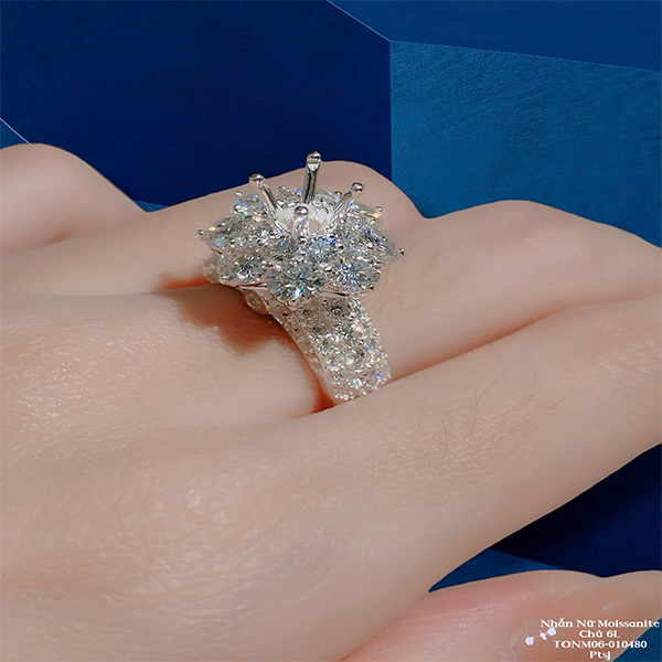 Nhẫn Moissanite 8L
