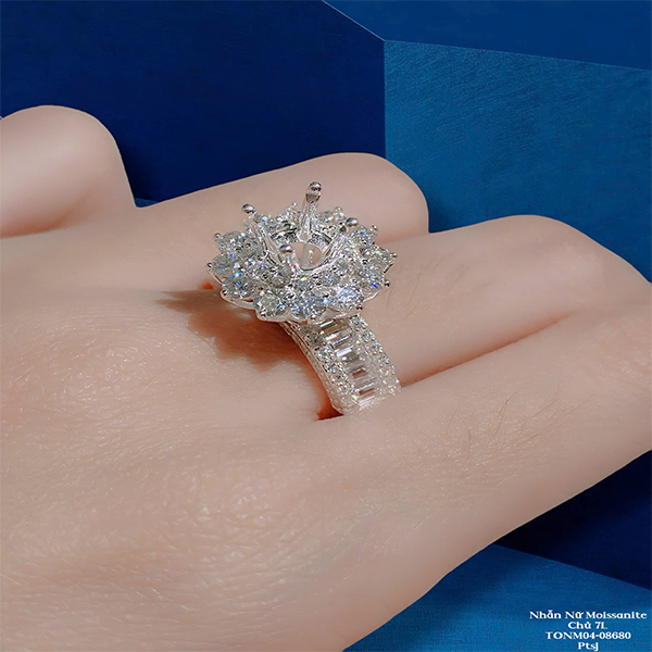 Nhẫn Moissanite 8L